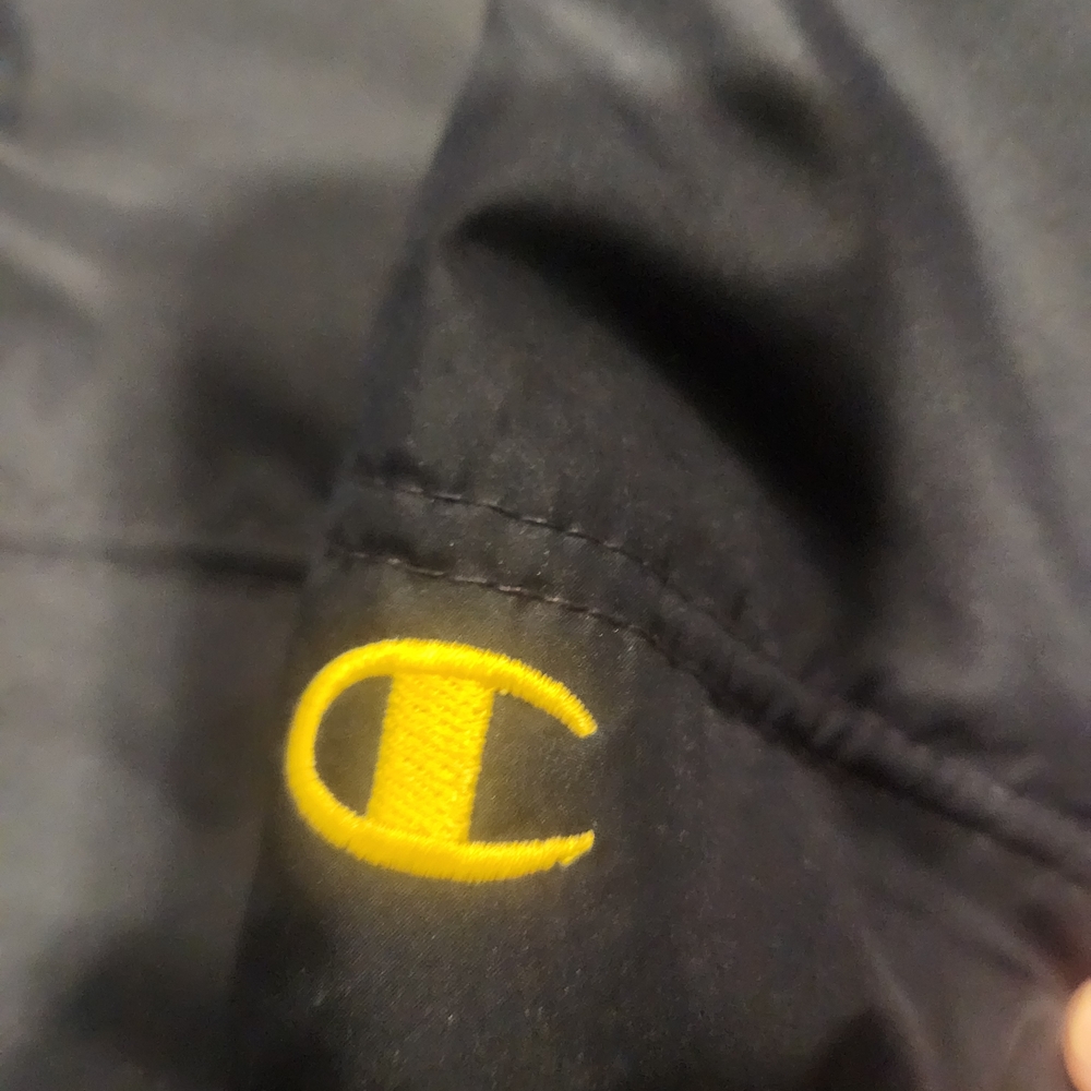 Michigan Puffer Coat In Collab With Champion - Picture 9 of 12